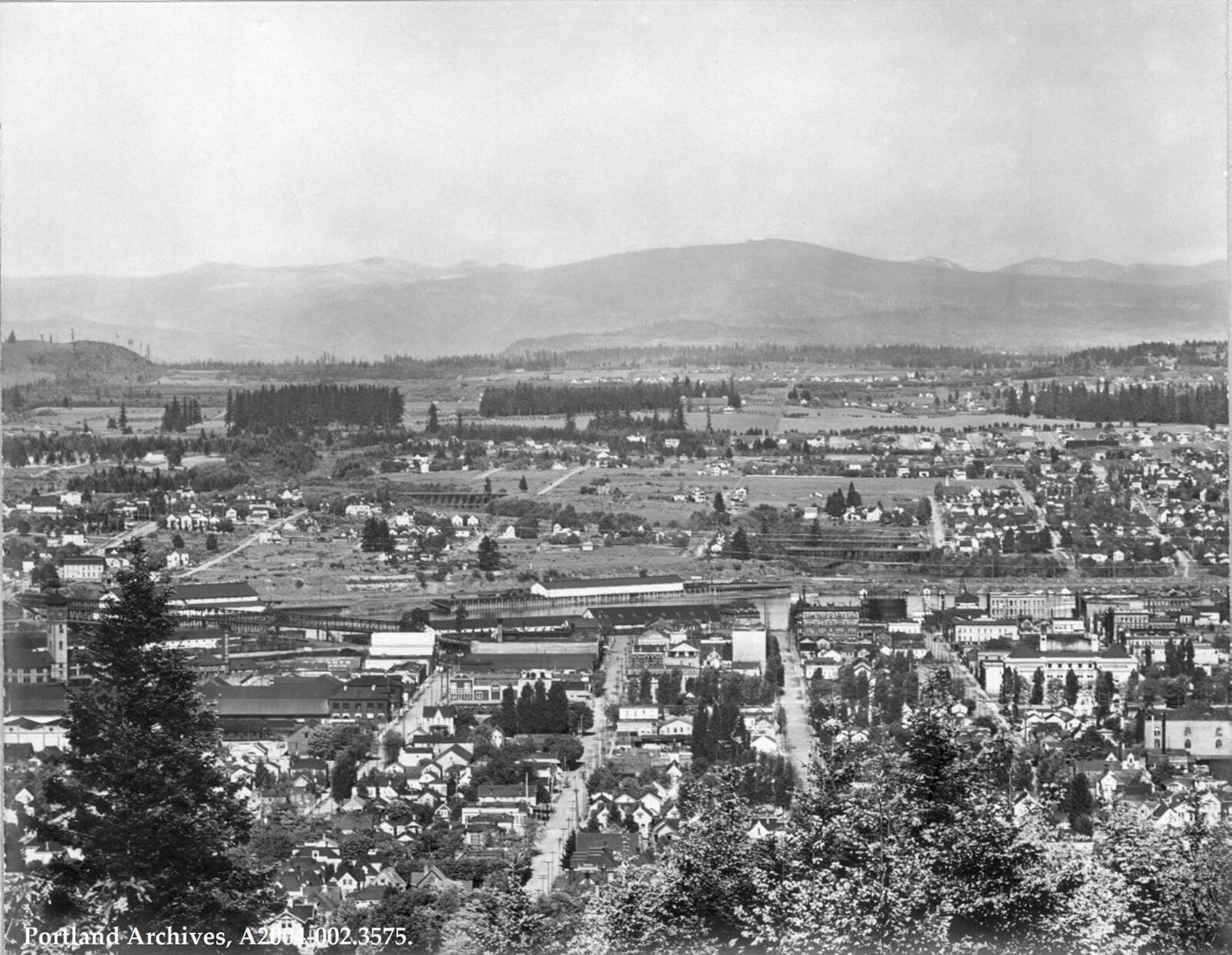 1903 view of Sullivan's Gulch Courtesy of Portland City Auditor's Historical Records